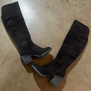 KNEE HIGH BLACK BOOTS | FAIR CONDITION